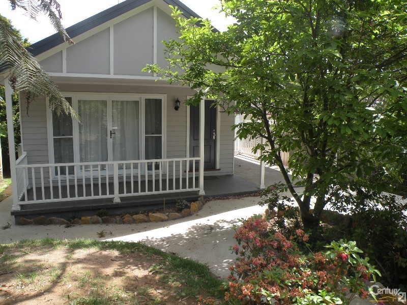 35A Railway Parade, Bullaburra NSW 2784