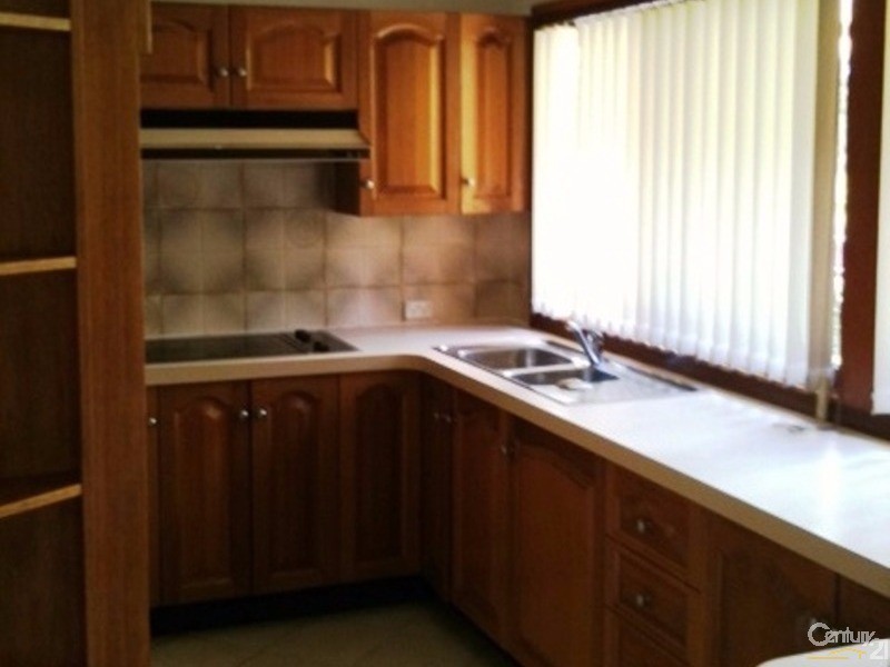 8 Page Avenue, Wentworth Falls NSW 2782