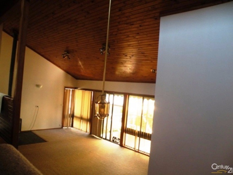 8 Page Avenue, Wentworth Falls NSW 2782