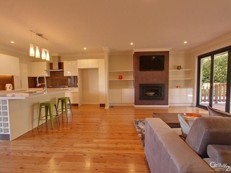 6 Hazelbrook Parade, Hazelbrook NSW 2779