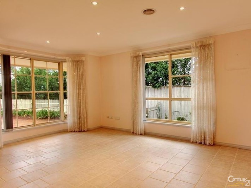 8 Tableland Road, Wentworth Falls NSW 2782