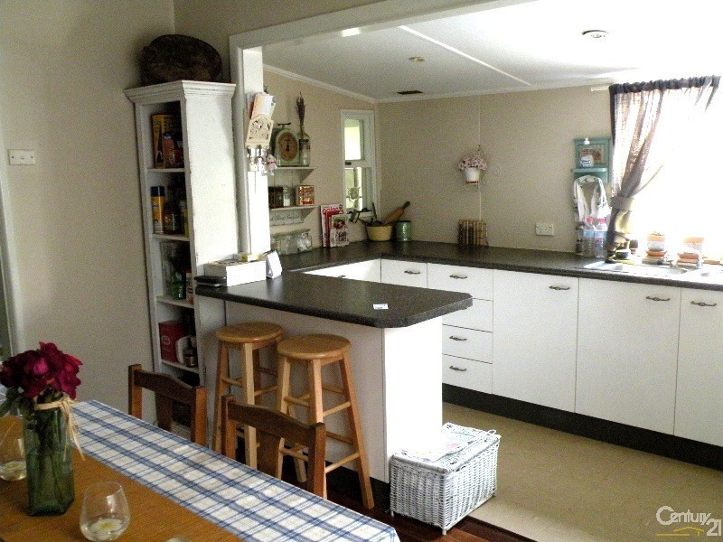 69 Railway Parade, Hazelbrook NSW 2779