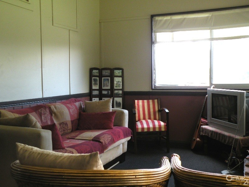 69 Railway Parade, Hazelbrook NSW 2779