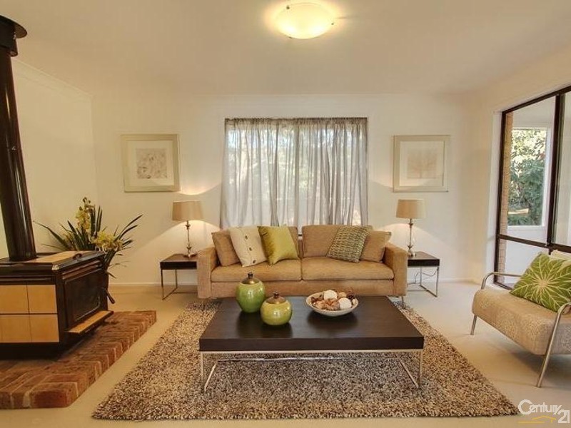 25 Railway Parade, Bullaburra NSW 2784