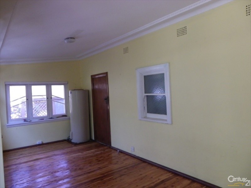 11 Bourke Street, Blaxland NSW 2774