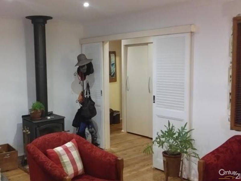 25 Railway Parade, Bullaburra NSW 2784