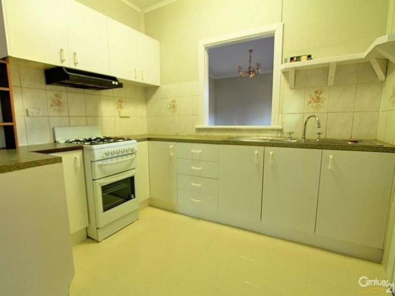 15 Livingstone, Lawson NSW 2783