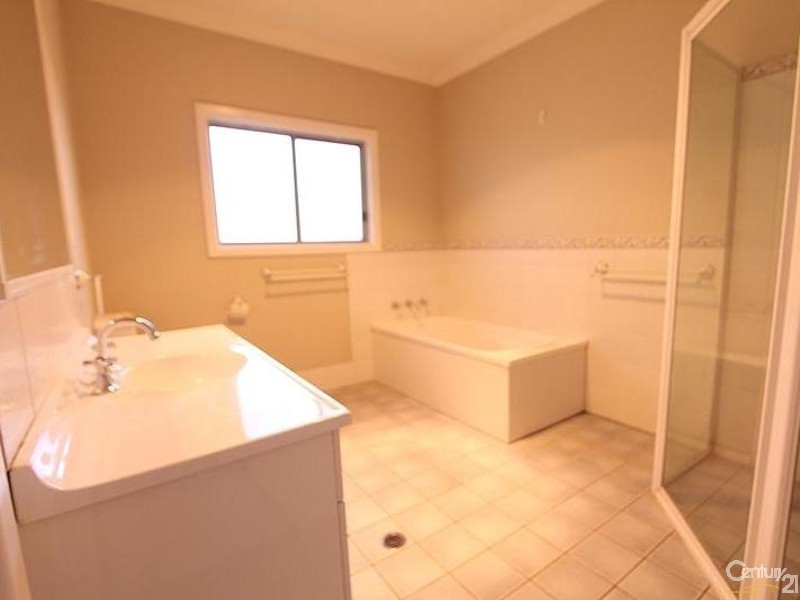 15 Livingstone, Lawson NSW 2783