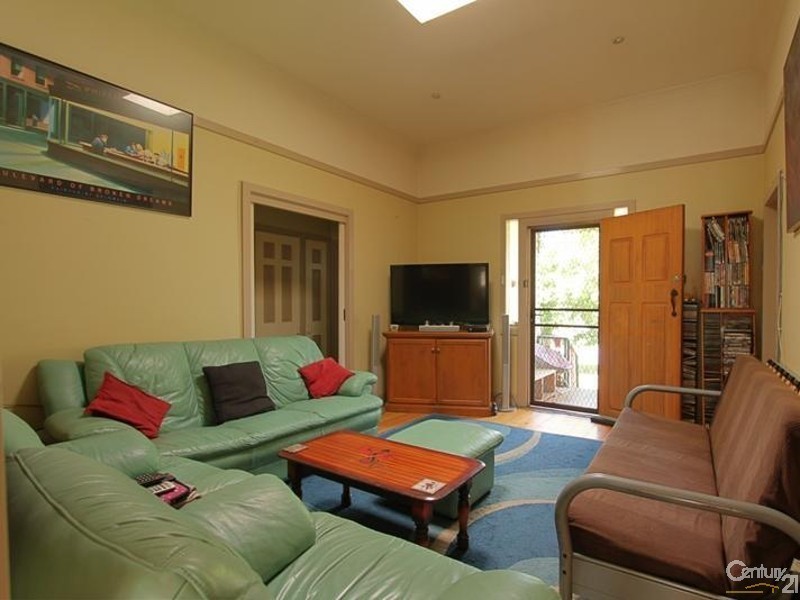 4 Oaklands Road, Hazelbrook NSW 2779