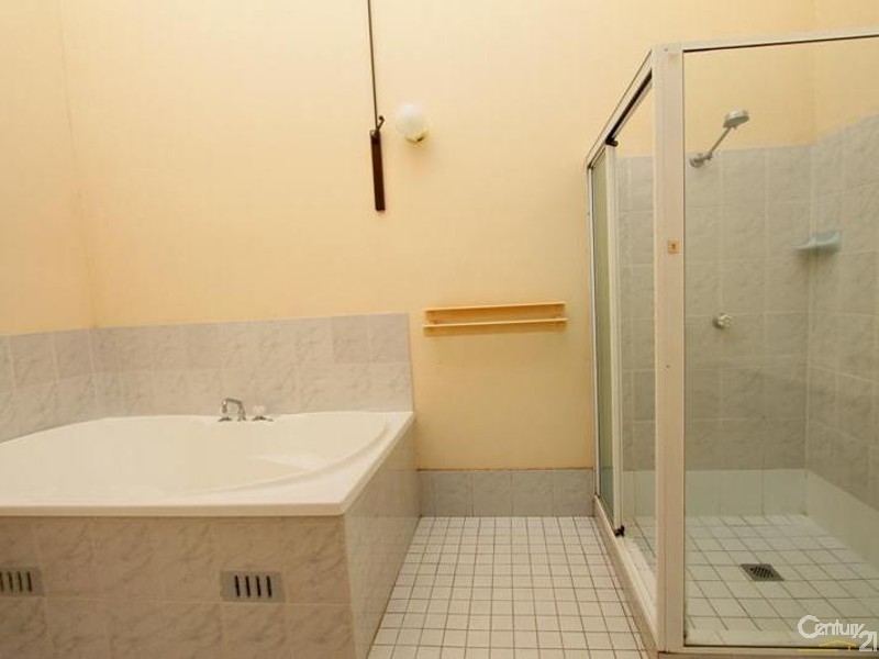 21 Old Bathurst Road, Woodford NSW 2778