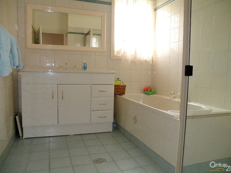 35  KENT STREET, Bullaburra NSW 2784