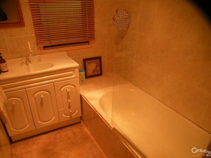 41 VALLEY ROAD, Hazelbrook NSW 2779