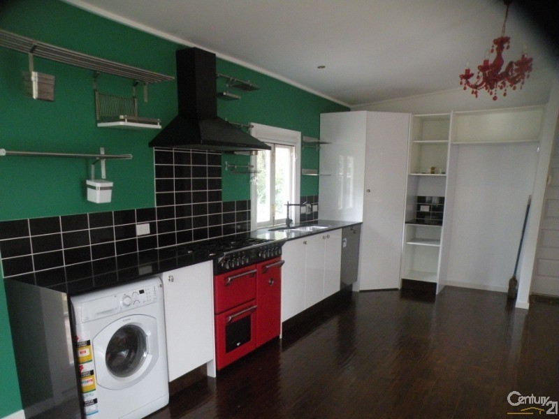 31  OAKURA AVENUE, Woodford NSW 2778