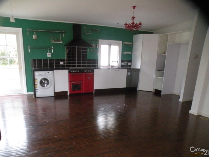 31  OAKURA AVENUE, Woodford NSW 2778