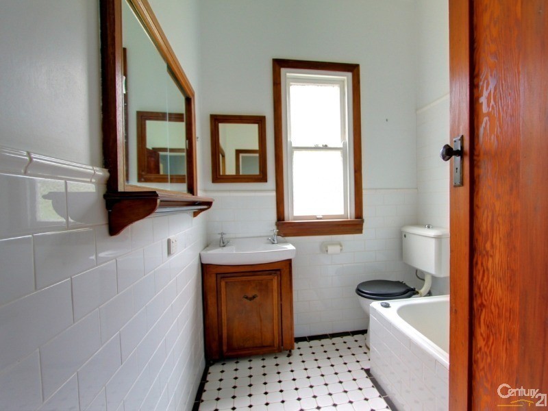 5  Parker Road, Woodford NSW 2778