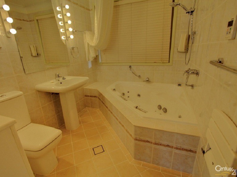 50  DERAIN CRESCENT, Hazelbrook NSW 2779