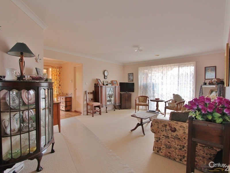 8 Queens View Crescent, Lawson NSW 2783