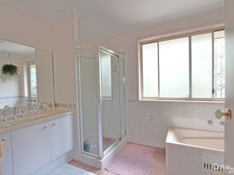 8 Queens View Crescent, Lawson NSW 2783