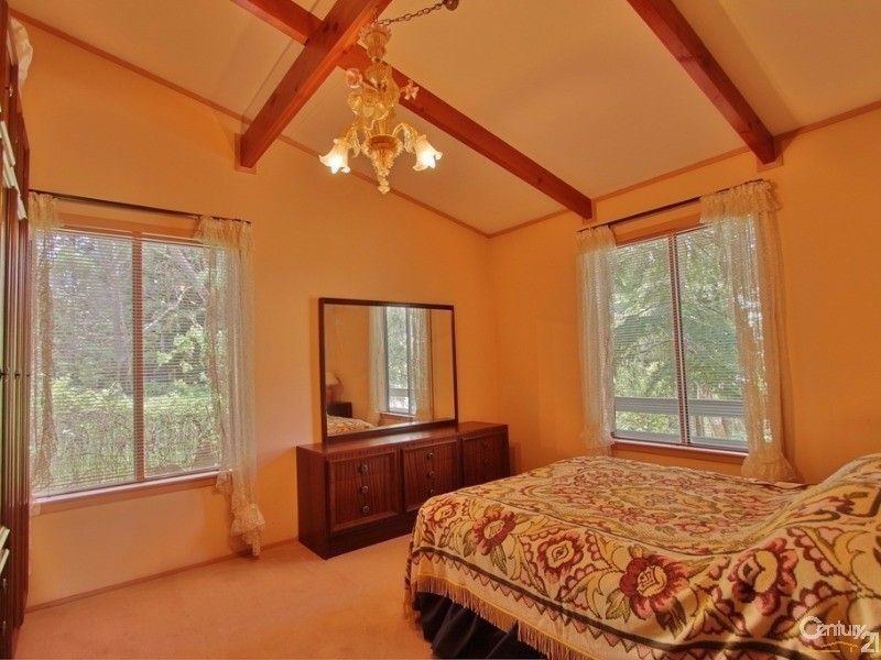 33 Fourth Avenue, Katoomba NSW 2780