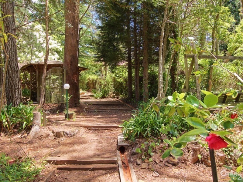 33 Fourth Avenue, Katoomba NSW 2780