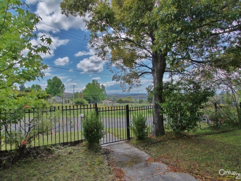 4 Railway Parade, Hazelbrook NSW 2779