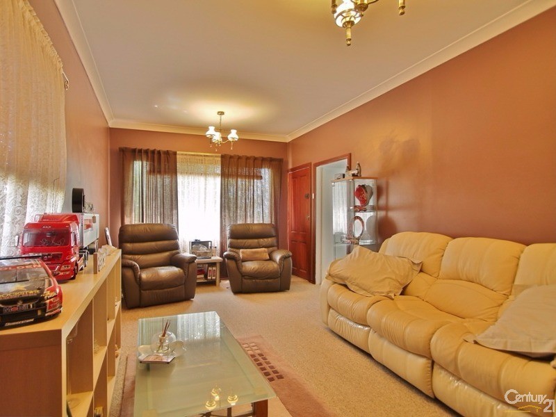 4  RAILWAY PARADE, Hazelbrook NSW 2779