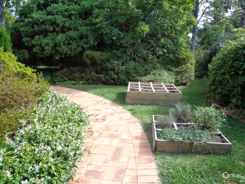 24  WATKINS ROAD, Leura NSW 2780