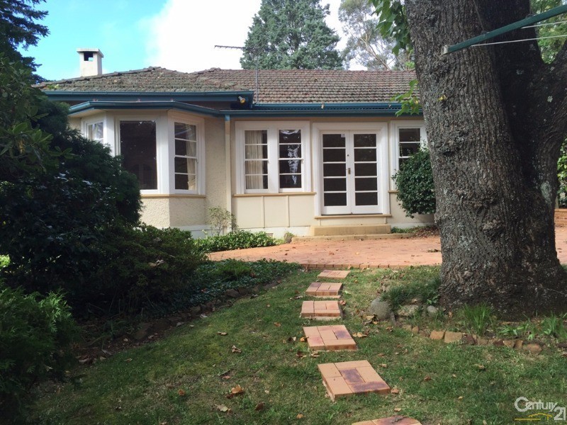 24  WATKINS ROAD, Leura NSW 2780