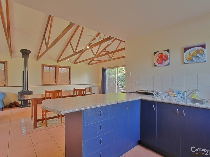 25  Albert Road, Bullaburra NSW 2784