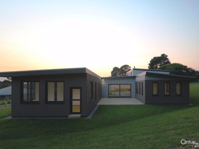 176 Valley Road, Hazelbrook NSW 2779