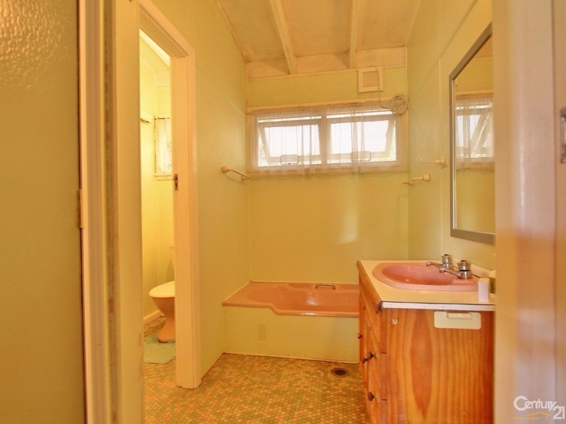 4 Lester Avenue, Hazelbrook NSW 2779