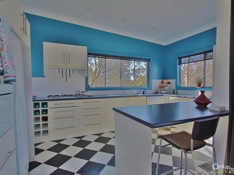 11 Yester Road, Wentworth Falls NSW 2782