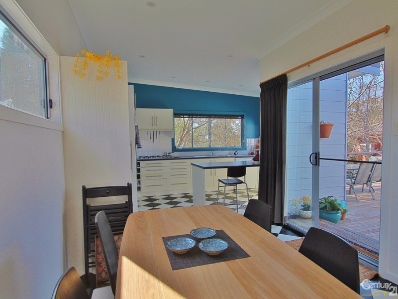 11 Yester Road, Wentworth Falls NSW 2782