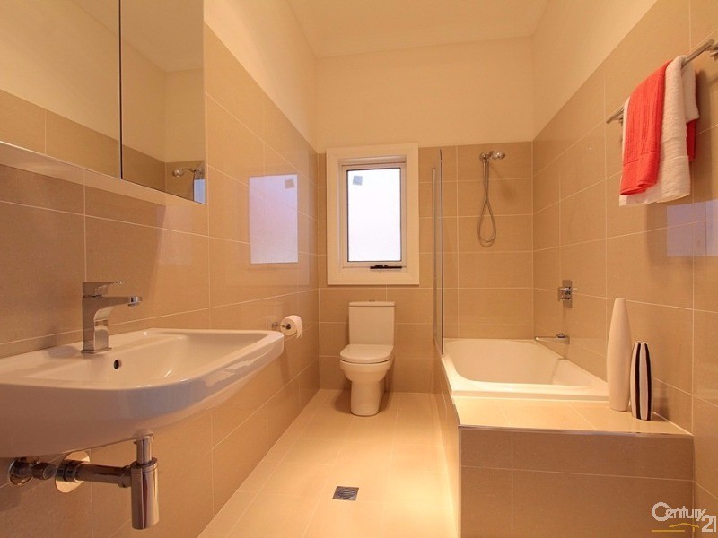 16 Taylor Road, Woodford NSW 2778