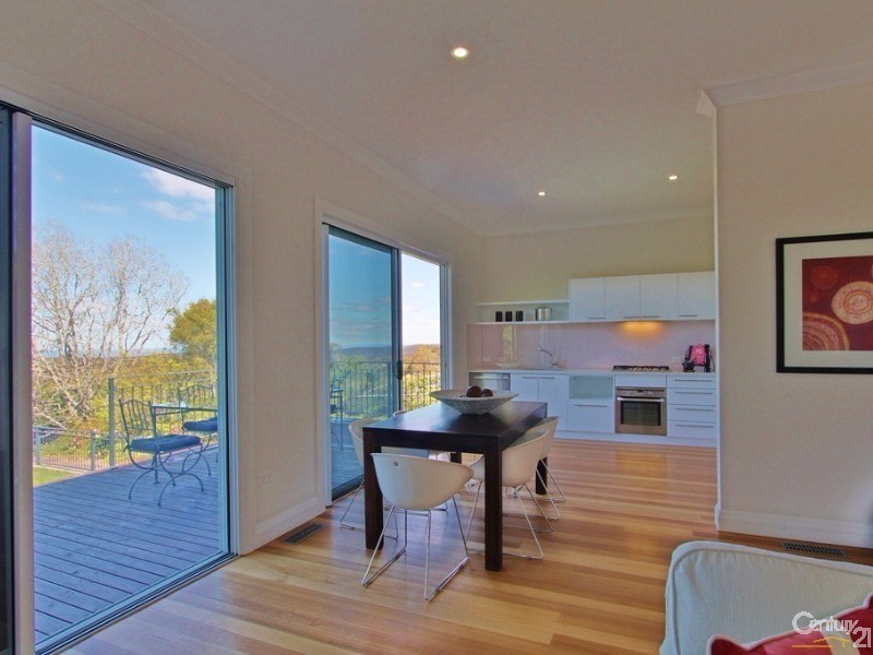 16 Taylor Road, Woodford NSW 2778