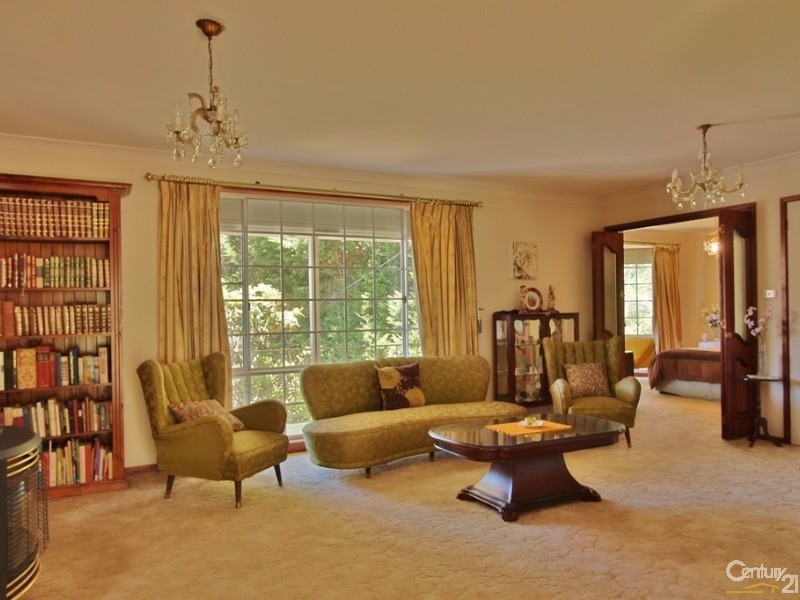 14 Banksia Road, Wentworth Falls NSW 2782