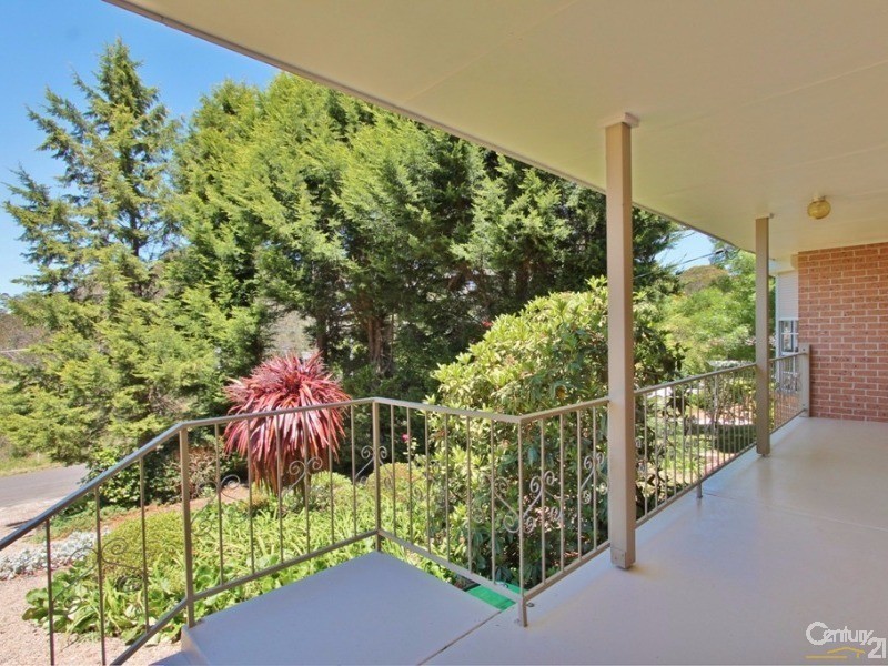 14 Banksia Road, Wentworth Falls NSW 2782