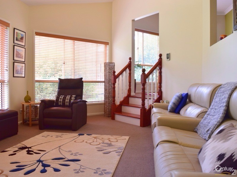 44 Roberts Parade, Hawkesbury Heights NSW 2777