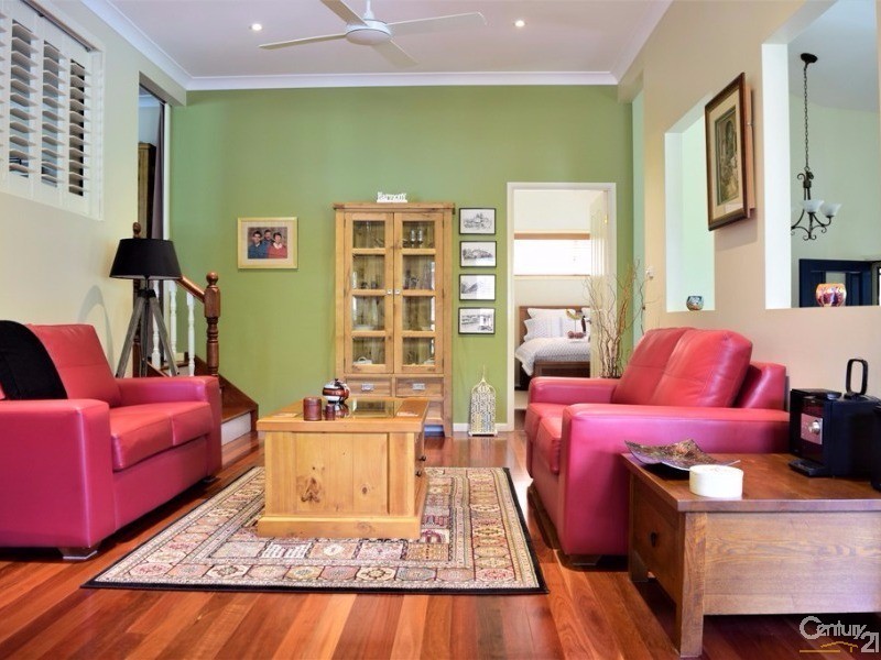 44 Roberts Parade, Hawkesbury Heights NSW 2777