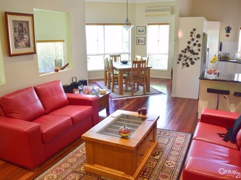 44 Roberts Parade, Hawkesbury Heights NSW 2777