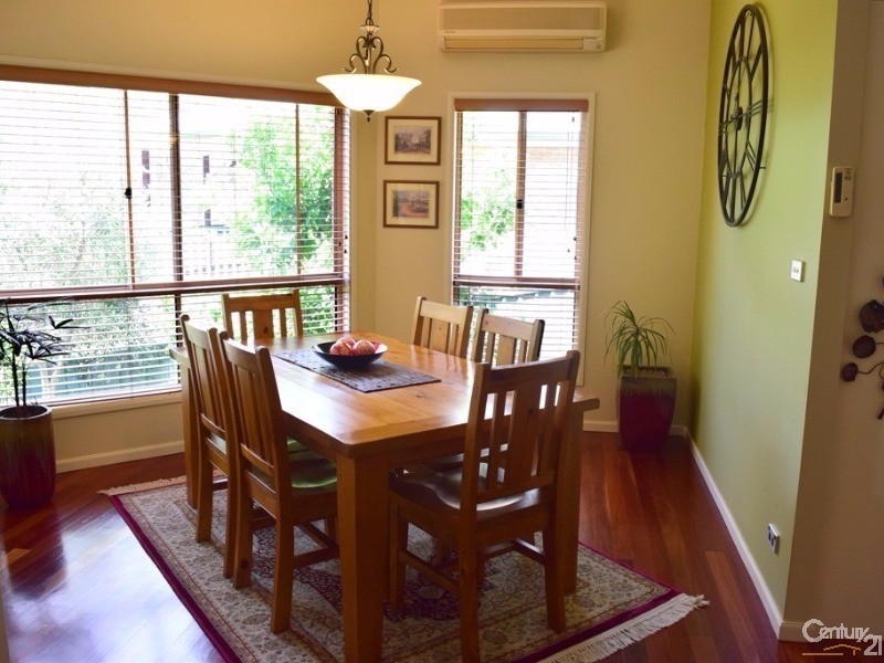 44 Roberts Parade, Hawkesbury Heights NSW 2777