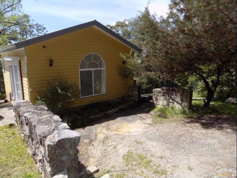 10 Stoneholm Lane, Woodford NSW 2778