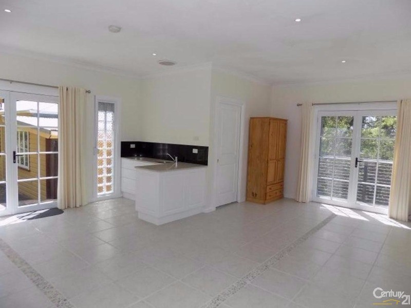 10 Stoneholm Lane, Woodford NSW 2778