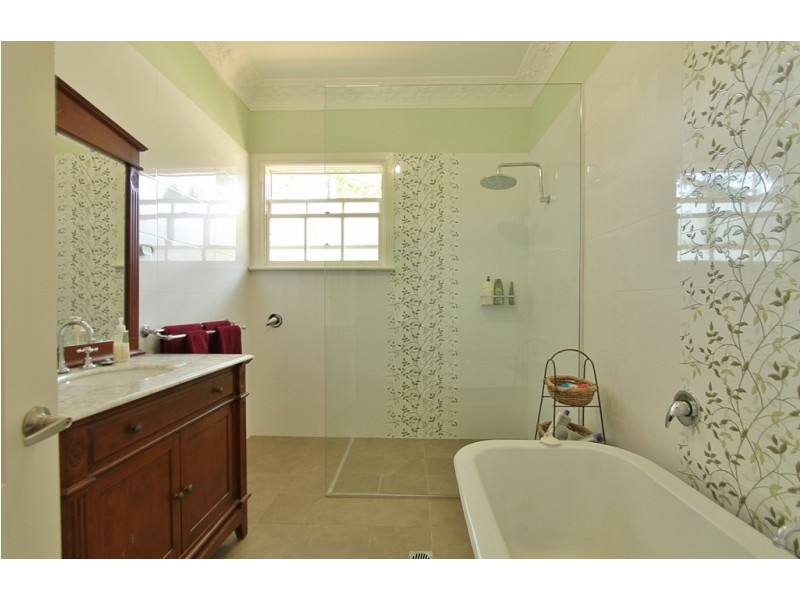 79A Great Western Highway, Woodford NSW 2778