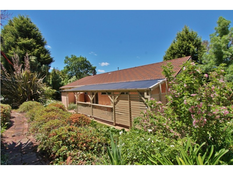 14  Banksia Road, Wentworth Falls NSW 2782