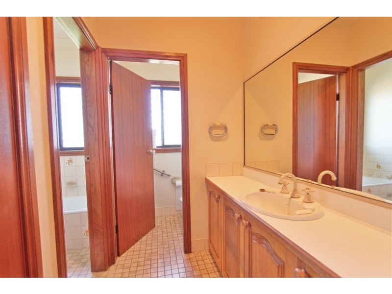 40 Taylor Road, Woodford NSW 2778