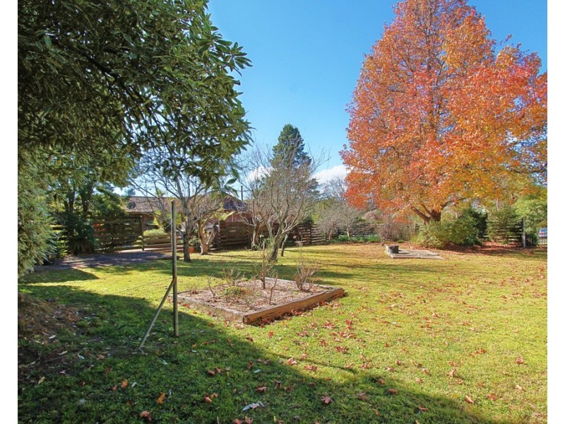 10 Pine Street, Hazelbrook NSW 2779