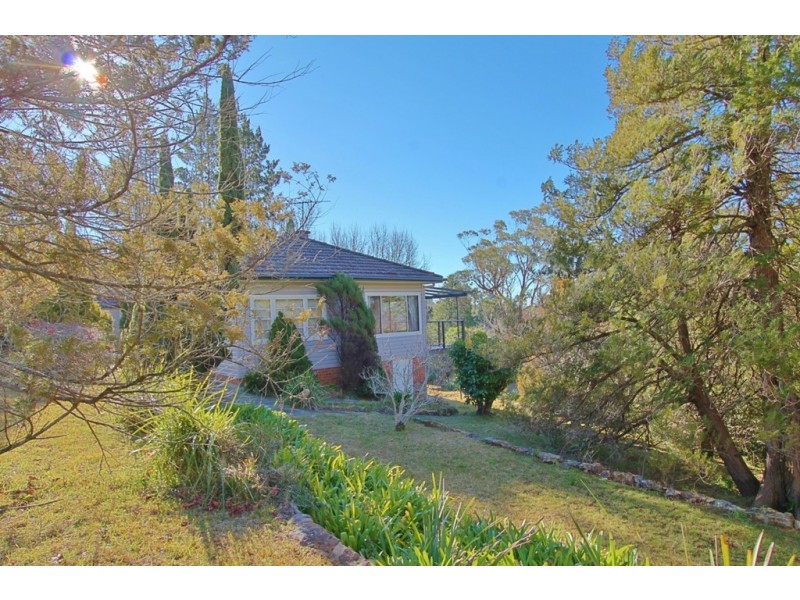 51 Blaxland Road, Wentworth Falls NSW 2782