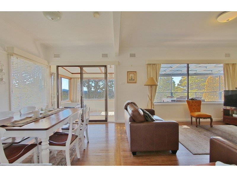 51 Blaxland Road, Wentworth Falls NSW 2782