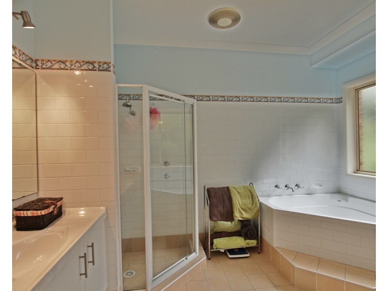 42-44 Kingfisher Crescent, Bullaburra NSW 2784